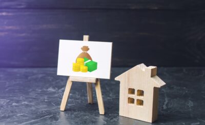 House and income. Property valuation.