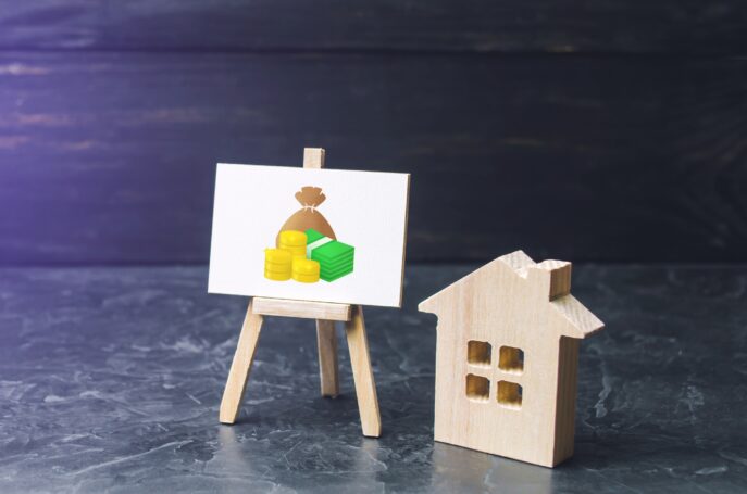 House and income. Property valuation.